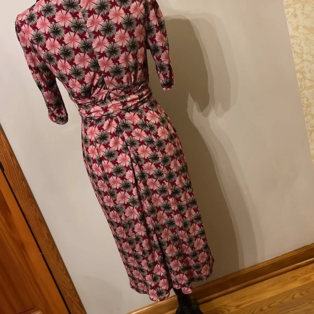 Chadwick’s dress - Picture 5 of 11